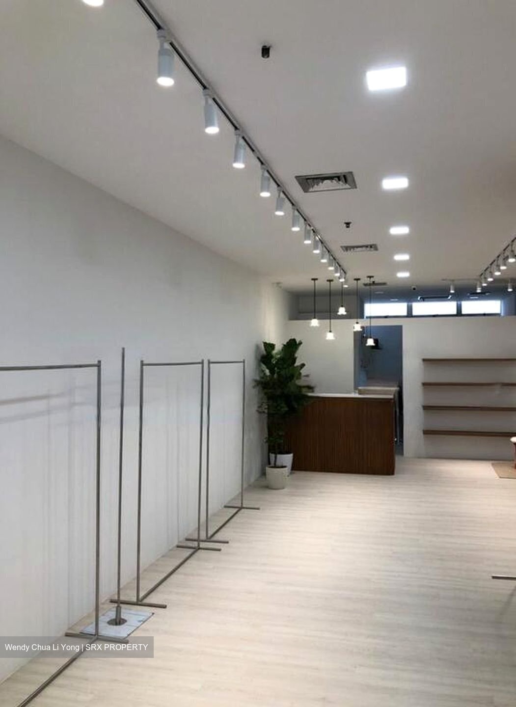 North Bridge Centre (D7), Retail #456617051